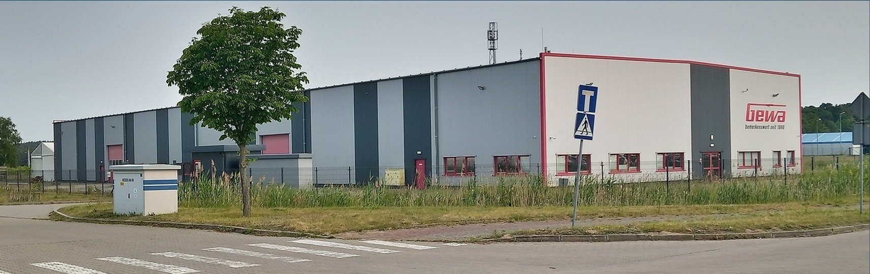 Hala produkcyjna z częścią socjalno-biurową
